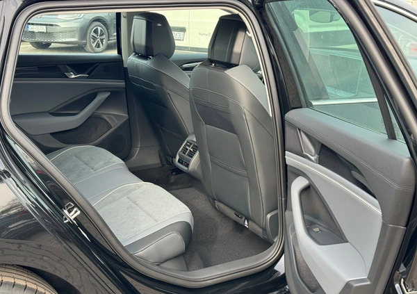Volkswagen Passat cena 199990 przebieg: 1, rok produkcji 2024 z Kudowa-Zdrój małe 497